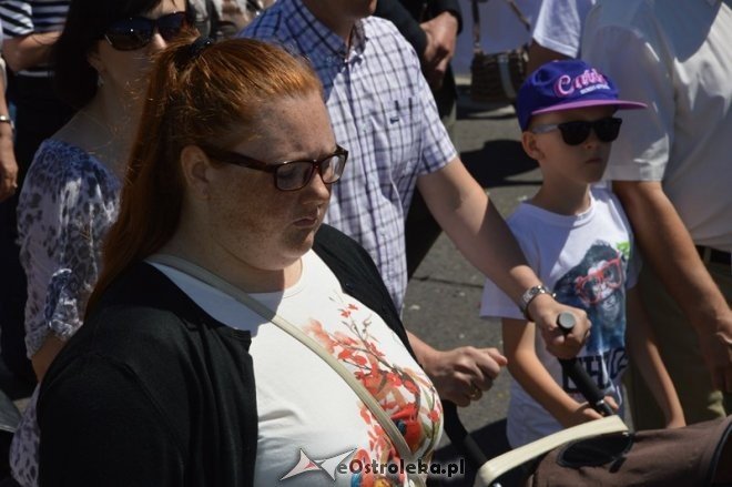Procesja w parafii pw. św. Antoniego - Boże Ciało [04.06.2015] - zdjęcie #87 - eOstroleka.pl