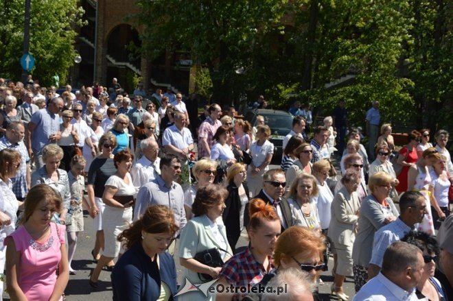 Procesja w parafii pw. św. Antoniego - Boże Ciało [04.06.2015] - zdjęcie #83 - eOstroleka.pl