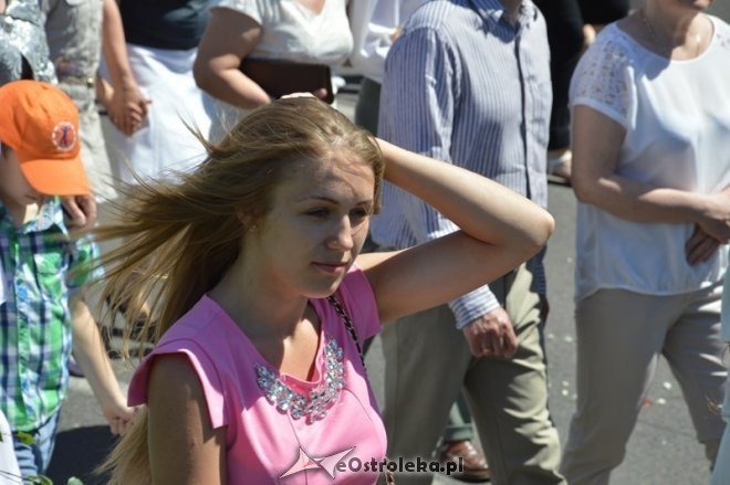 Procesja w parafii pw. św. Antoniego - Boże Ciało [04.06.2015] - zdjęcie #81 - eOstroleka.pl