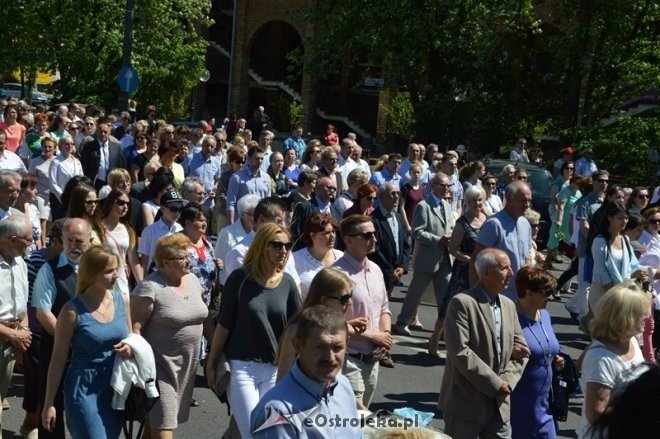 Procesja w parafii pw. św. Antoniego - Boże Ciało [04.06.2015] - zdjęcie #79 - eOstroleka.pl