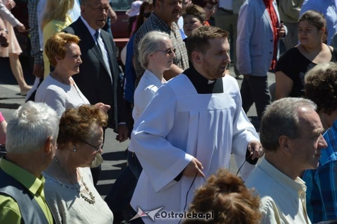 Procesja w parafii pw. św. Antoniego - Boże Ciało [04.06.2015] - zdjęcie #71 - eOstroleka.pl