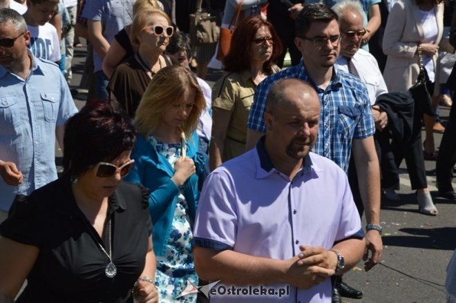 Procesja w parafii pw. św. Antoniego - Boże Ciało [04.06.2015] - zdjęcie #67 - eOstroleka.pl