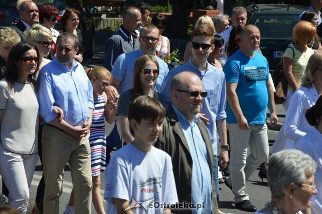 Procesja w parafii pw. św. Antoniego - Boże Ciało [04.06.2015] - zdjęcie #51 - eOstroleka.pl