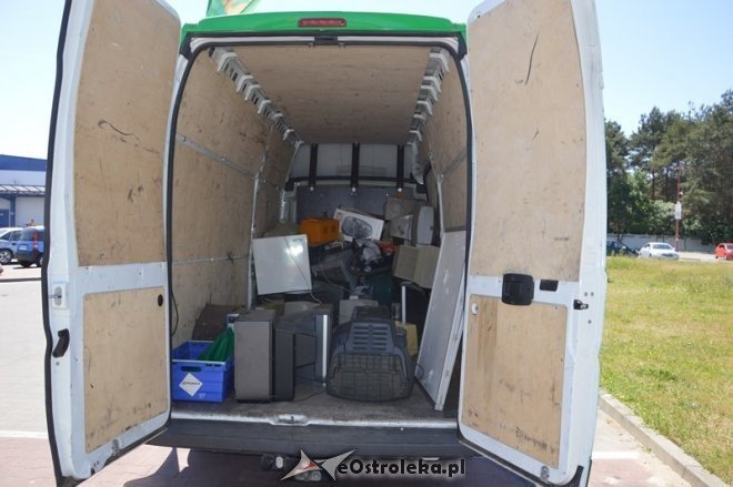 Zbiórka elektrośmieci w Ostrołęce [06.06.2015] - zdjęcie #11 - eOstroleka.pl