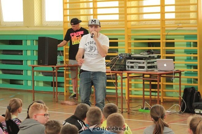 „Antymina” dla ostrołęckiej młodzieży - profilaktyka uzależnień w rytmach hip-hopu [08.06.2015] - zdjęcie #12 - eOstroleka.pl