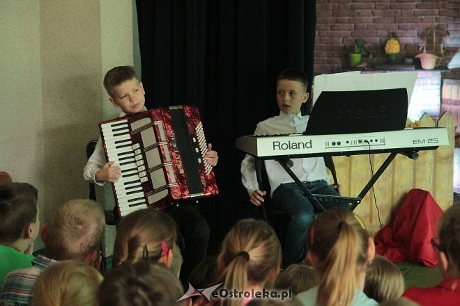 Calineczka w wykonaniu uczniów „dziesiątki” [10.06.2015] - zdjęcie #50 - eOstroleka.pl