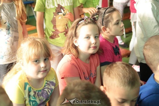 Calineczka w wykonaniu uczniów „dziesiątki” [10.06.2015] - zdjęcie #10 - eOstroleka.pl