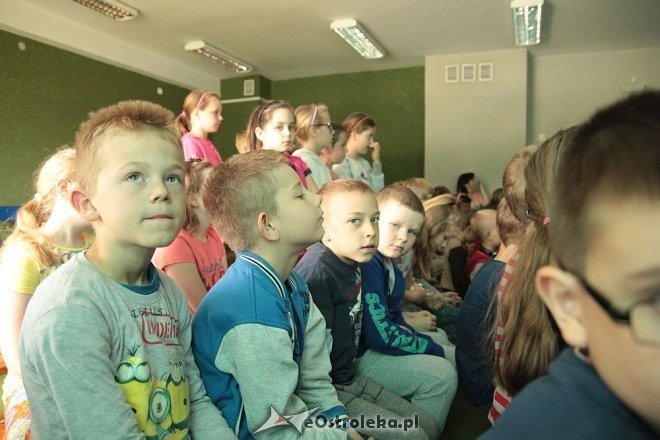 Calineczka w wykonaniu uczniów „dziesiątki” [10.06.2015] - zdjęcie #19 - eOstroleka.pl