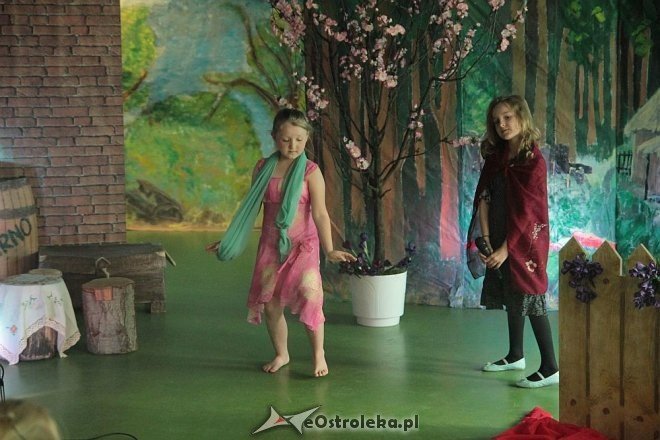 Calineczka w wykonaniu uczniów „dziesiątki” [10.06.2015] - zdjęcie #19 - eOstroleka.pl