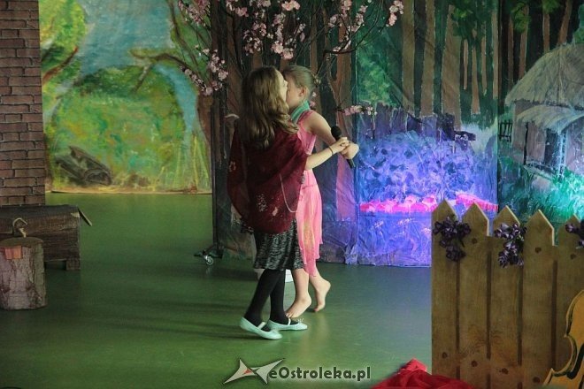 Calineczka w wykonaniu uczniów „dziesiątki” [10.06.2015] - zdjęcie #14 - eOstroleka.pl