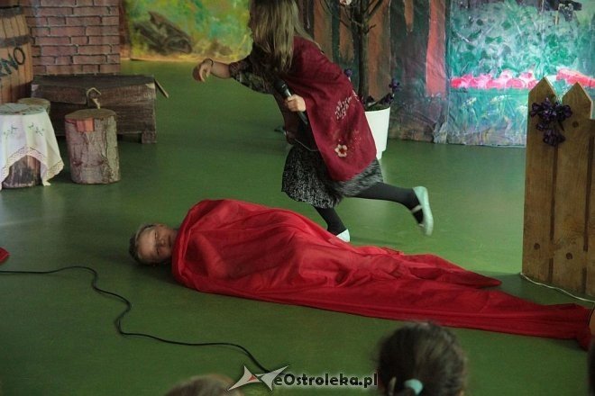 Calineczka w wykonaniu uczniów „dziesiątki” [10.06.2015] - zdjęcie #12 - eOstroleka.pl