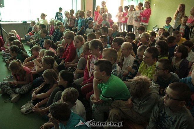 Calineczka w wykonaniu uczniów „dziesiątki” [10.06.2015] - zdjęcie #6 - eOstroleka.pl