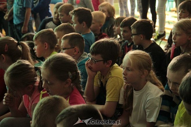Calineczka w wykonaniu uczniów „dziesiątki” [10.06.2015] - zdjęcie #4 - eOstroleka.pl