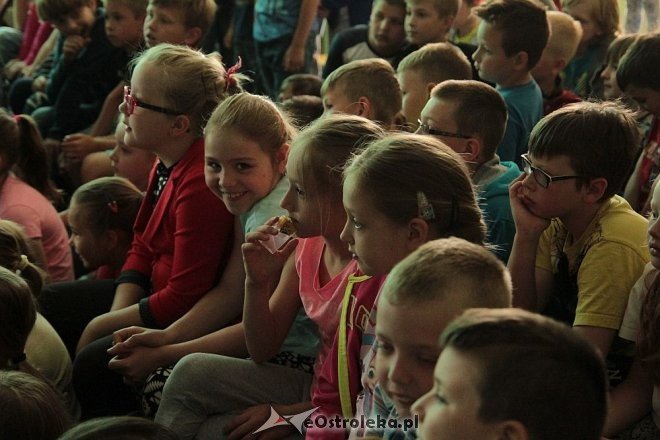 Calineczka w wykonaniu uczniów „dziesiątki” [10.06.2015] - zdjęcie #3 - eOstroleka.pl