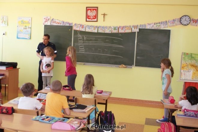 Ostrołęka: O wakacyjnym bezpieczeństwie w Krainie Misiów i z uczniami miejskiej dziesiątki [11.06.2015] - zdjęcie #2 - eOstroleka.pl
