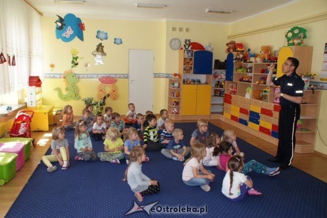 Ostrołęka: O wakacyjnym bezpieczeństwie w Krainie Misiów i z uczniami miejskiej dziesiątki [11.06.2015] - zdjęcie #7 - eOstroleka.pl