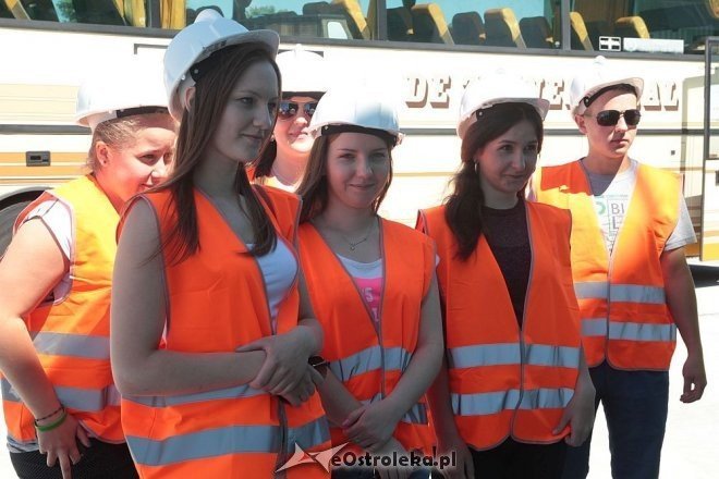 Ostrołęka: Uczniowie Technikum Ochrony Środowiska z Myszyńca odwiedzili sortownię śmieci [12.06.2015] - zdjęcie #15 - eOstroleka.pl