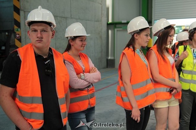 Ostrołęka: Uczniowie Technikum Ochrony Środowiska z Myszyńca odwiedzili sortownię śmieci [12.06.2015] - zdjęcie #20 - eOstroleka.pl