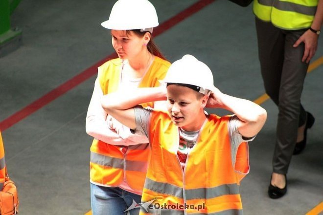 Ostrołęka: Uczniowie Technikum Ochrony Środowiska z Myszyńca odwiedzili sortownię śmieci [12.06.2015] - zdjęcie #44 - eOstroleka.pl