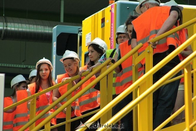 Ostrołęka: Uczniowie Technikum Ochrony Środowiska z Myszyńca odwiedzili sortownię śmieci [12.06.2015] - zdjęcie #41 - eOstroleka.pl