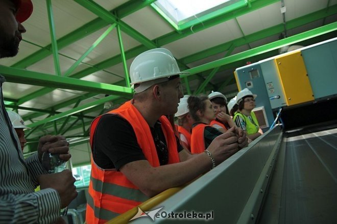 Ostrołęka: Uczniowie Technikum Ochrony Środowiska z Myszyńca odwiedzili sortownię śmieci [12.06.2015] - zdjęcie #37 - eOstroleka.pl