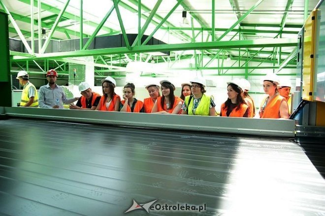 Ostrołęka: Uczniowie Technikum Ochrony Środowiska z Myszyńca odwiedzili sortownię śmieci [12.06.2015] - zdjęcie #36 - eOstroleka.pl