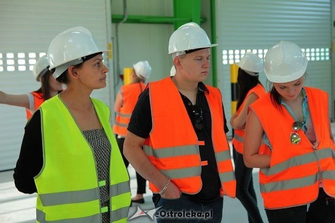 Ostrołęka: Uczniowie Technikum Ochrony Środowiska z Myszyńca odwiedzili sortownię śmieci [12.06.2015] - zdjęcie #9 - eOstroleka.pl