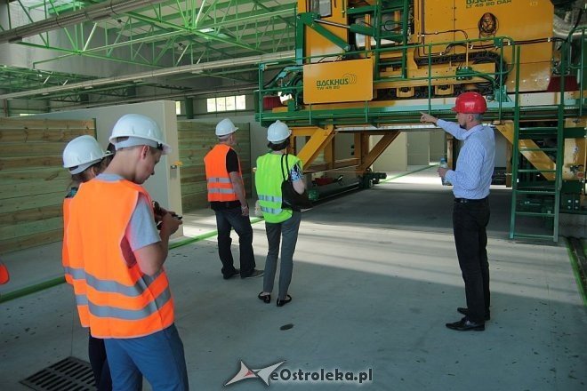 Ostrołęka: Uczniowie Technikum Ochrony Środowiska z Myszyńca odwiedzili sortownię śmieci [12.06.2015] - zdjęcie #2 - eOstroleka.pl