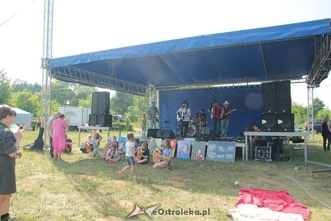 Ostrołęka: Piknik rodzinny „Przybij piątkę z psem” [13.06.2015] - zdjęcie #1 - eOstroleka.pl