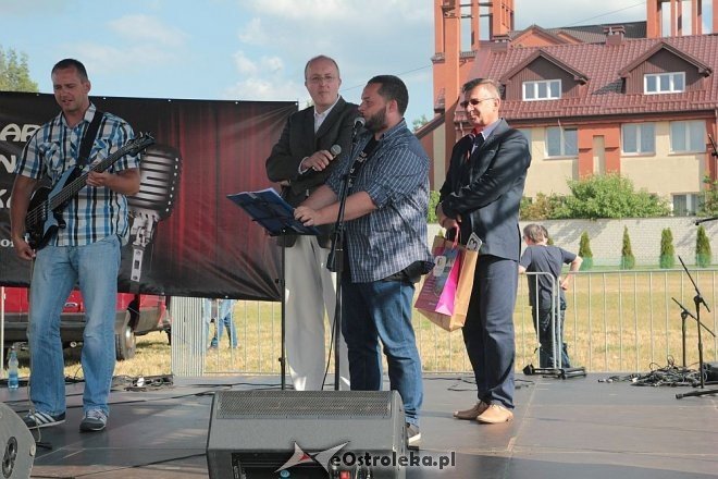 Daniel Chromik wygrał samochód w loterii na I urodziny Galerii Bursztynowej [14.06.2015] - zdjęcie #34 - eOstroleka.pl
