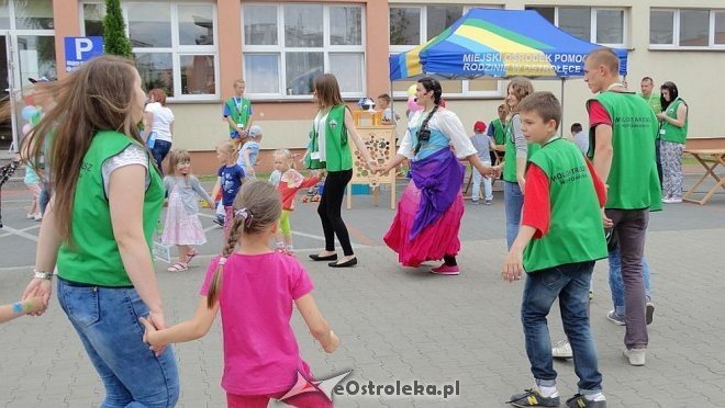 „Radosny Świetlicobus” po raz czwarty wyruszył w wakacyjną trasę [16.06.2015] - zdjęcie #18 - eOstroleka.pl