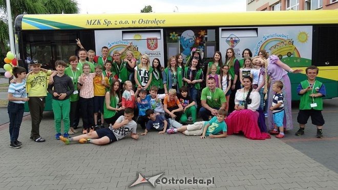 „Radosny Świetlicobus” po raz czwarty wyruszył w wakacyjną trasę [16.06.2015] - zdjęcie #4 - eOstroleka.pl