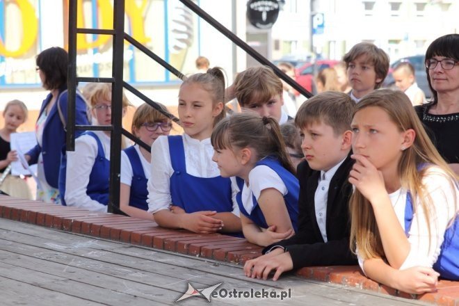 Koncert podsumowujący roczny dorobek edukacyjny uczniów PSM [16.06.2015] - zdjęcie #7 - eOstroleka.pl