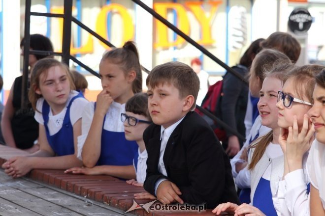 Koncert podsumowujący roczny dorobek edukacyjny uczniów PSM [16.06.2015] - zdjęcie #12 - eOstroleka.pl