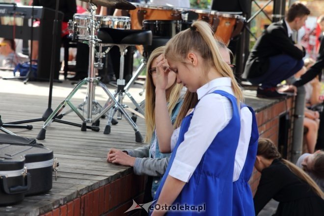 Koncert podsumowujący roczny dorobek edukacyjny uczniów PSM [16.06.2015] - zdjęcie #16 - eOstroleka.pl