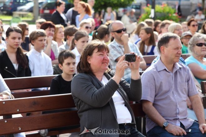 Koncert podsumowujący roczny dorobek edukacyjny uczniów PSM [16.06.2015] - zdjęcie #22 - eOstroleka.pl