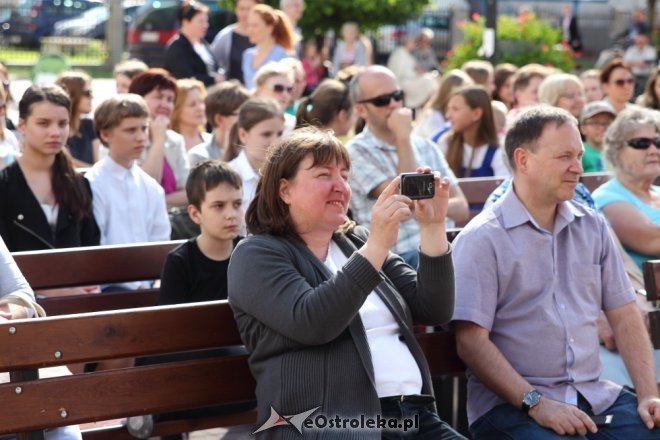 Koncert podsumowujący roczny dorobek edukacyjny uczniów PSM [16.06.2015] - zdjęcie #11 - eOstroleka.pl
