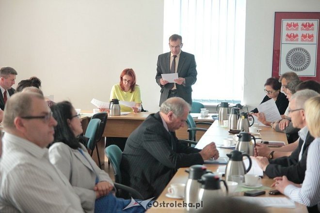 Starosta Kubeł rozliczony: Radni powiatowi jednogłośni w sprawie absolutorium [18.06.2015] - zdjęcie #35 - eOstroleka.pl