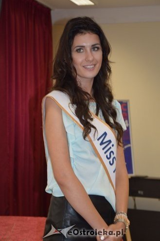 „W Kurpia obiektywem”: wernisaż wystawy i spotkanie z Miss Polski, Ewą Mielnicką [22.06.2015] - zdjęcie #4 - eOstroleka.pl