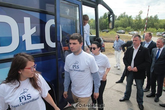Beata Szydło w Ostrołęce [22.06.2015] - zdjęcie #57 - eOstroleka.pl