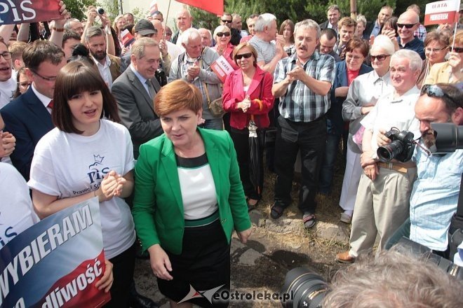 Beata Szydło w Ostrołęce [22.06.2015] - zdjęcie #49 - eOstroleka.pl