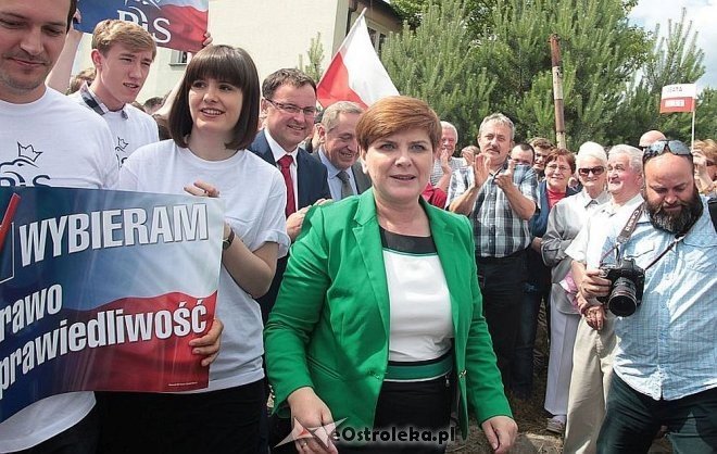 Beata Szydło w Ostrołęce [22.06.2015] - zdjęcie #48 - eOstroleka.pl