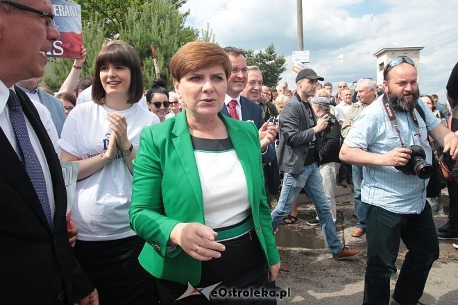 Beata Szydło w Ostrołęce [22.06.2015] - zdjęcie #46 - eOstroleka.pl