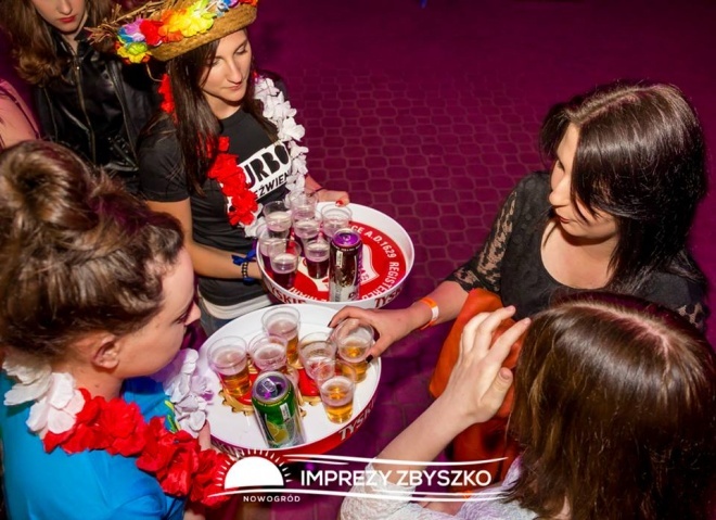 Imprezy Zbyszko: Hawajska, Energetyczna Noc w Nowogrodzie - zdjęcie #22 - eOstroleka.pl