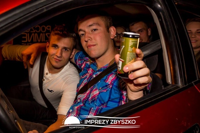 Imprezy Zbyszko: Hawajska, Energetyczna Noc w Nowogrodzie - zdjęcie #11 - eOstroleka.pl
