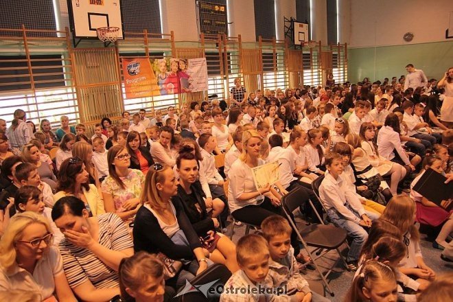 Zakończenie roku szkolnego w ZS nr 4 w Ostrołęce [26.06.2015] - zdjęcie #15 - eOstroleka.pl