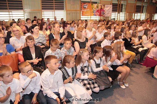 Zakończenie roku szkolnego w ZS nr 4 w Ostrołęce [26.06.2015] - zdjęcie #13 - eOstroleka.pl