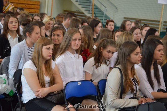 Zakończenie roku szkolnego w I LO [26.06.2015] - zdjęcie #19 - eOstroleka.pl