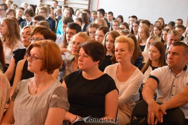 Zakończenie roku szkolnego w II LO [26.06.2015] - zdjęcie #2 - eOstroleka.pl