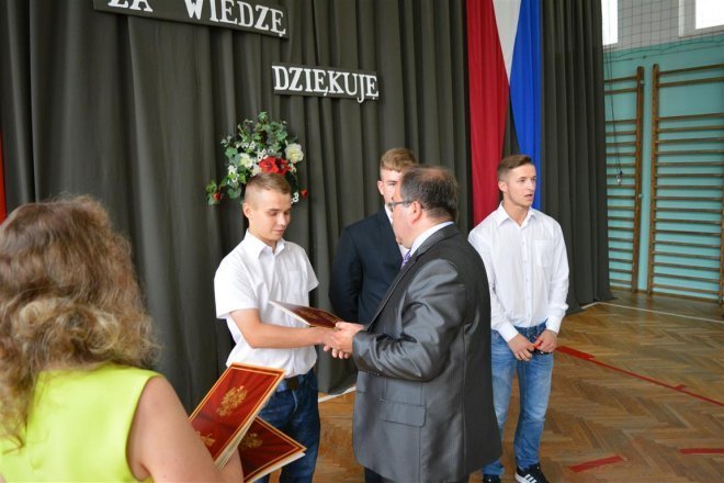 Zakończenie roku szkolnego w ZSZ nr 2 w Ostrołęce [26.06.2015] - zdjęcie #6 - eOstroleka.pl